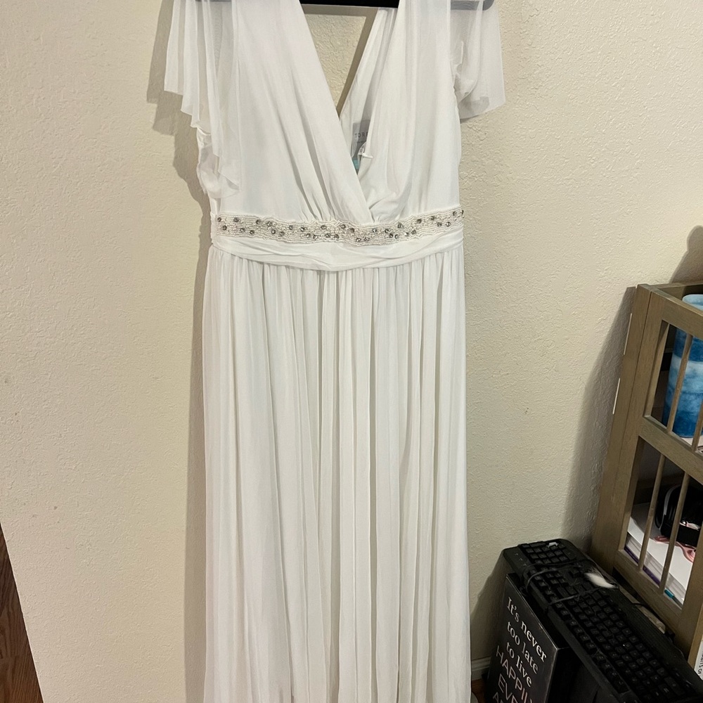 Wedding dress nwt size 16